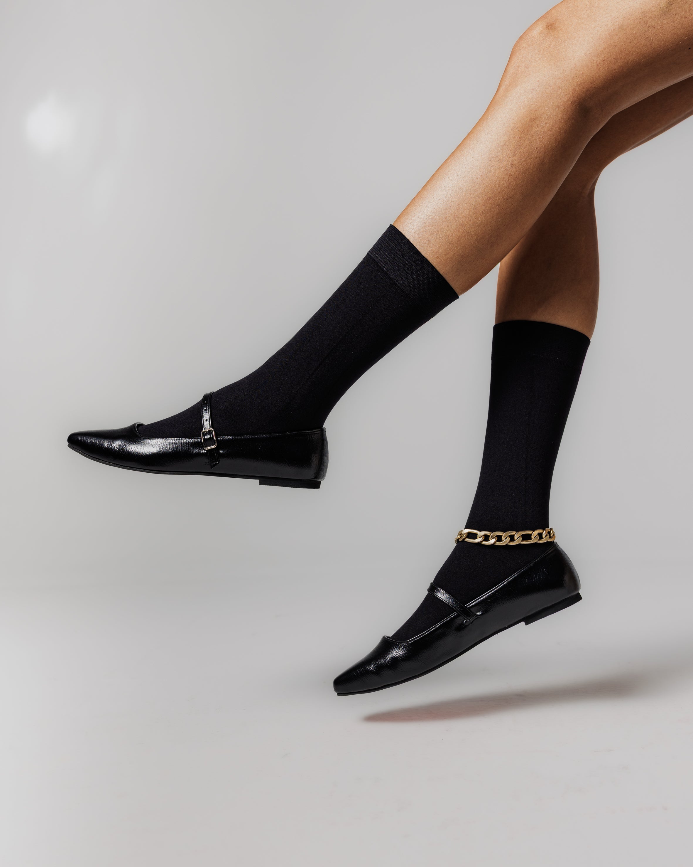MaryJane flats in shiny black