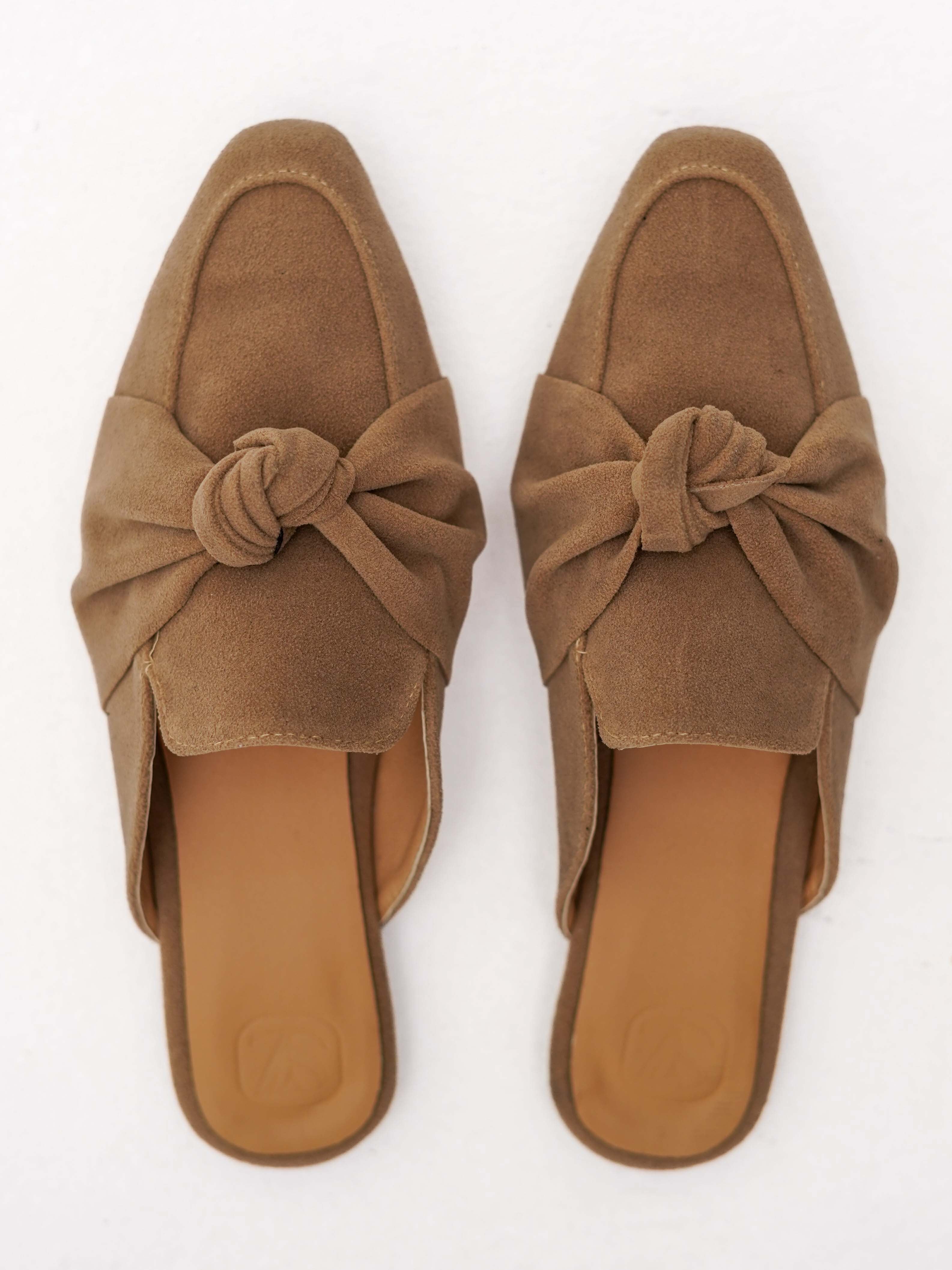 Café Square Toe Knot Mules