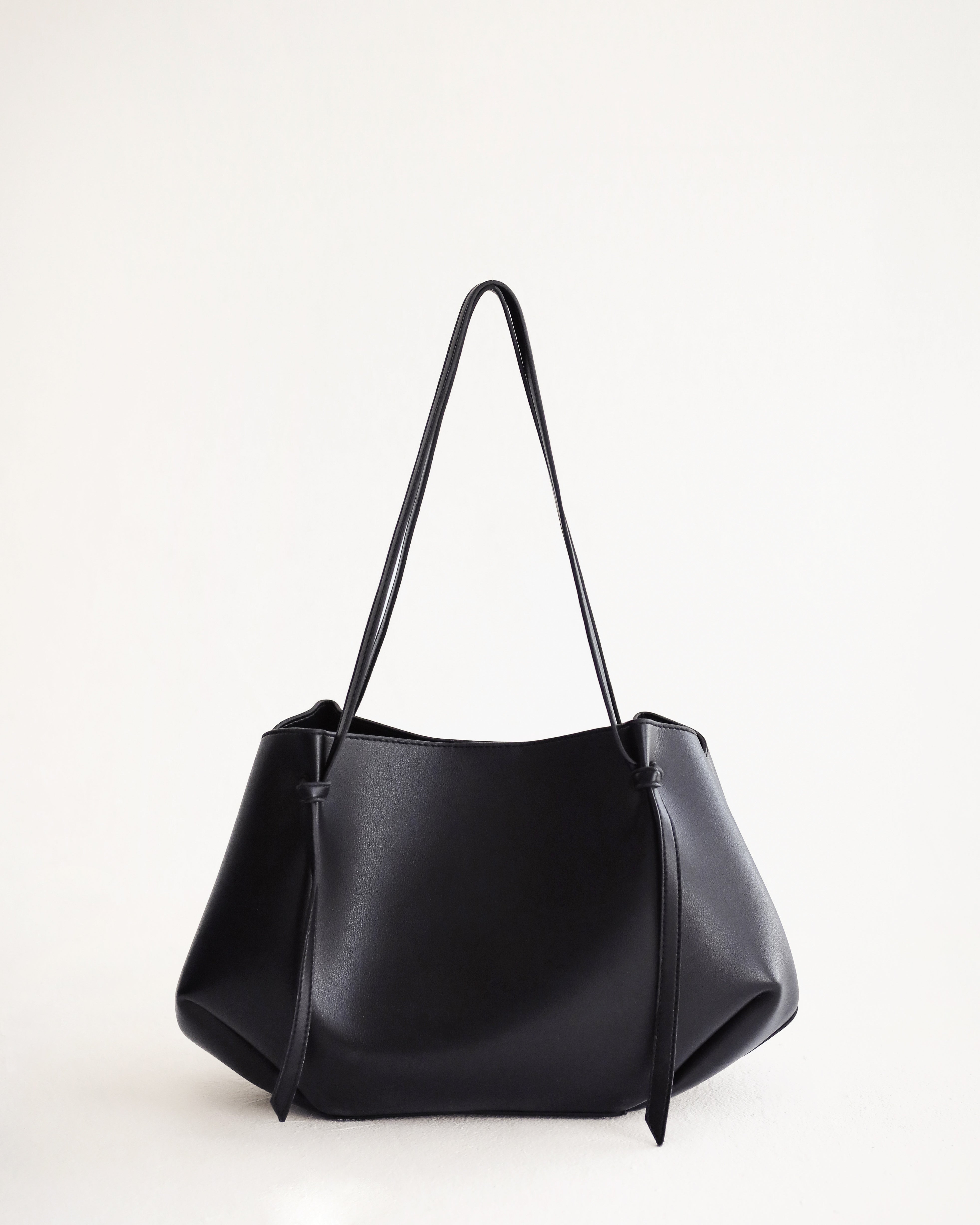 Tala tote bag in black