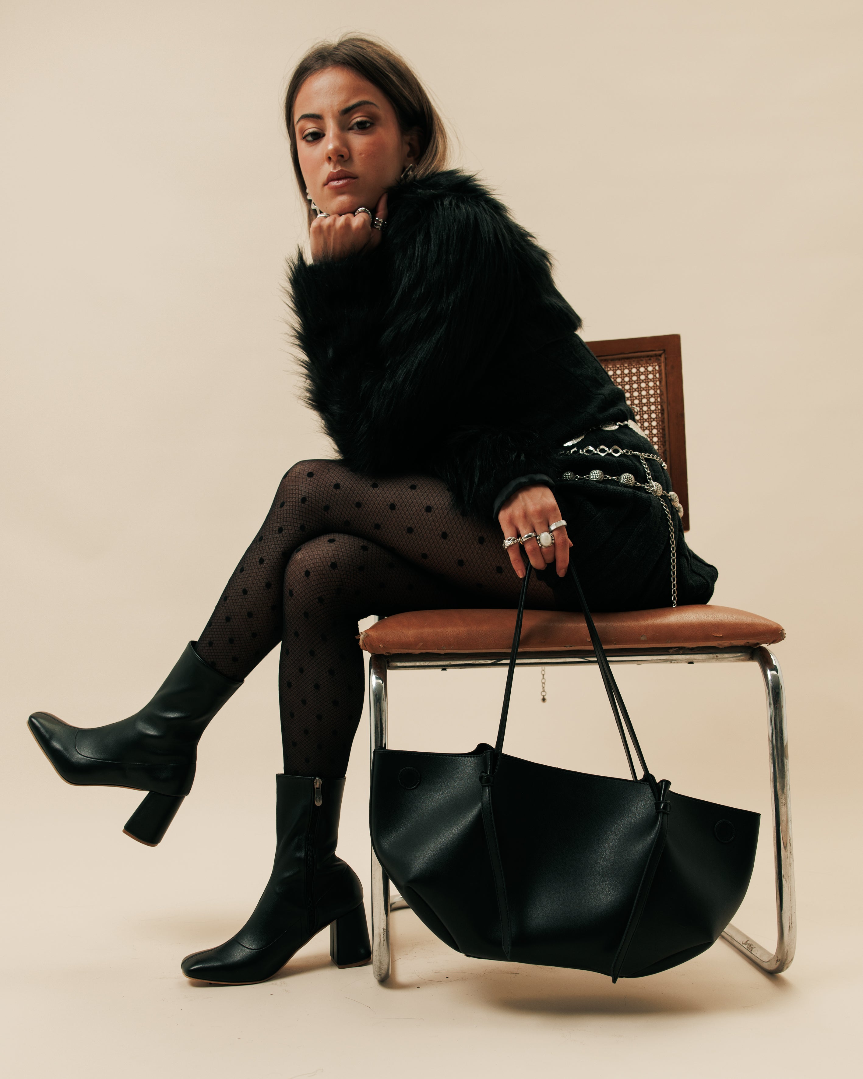 Tala tote bag in black