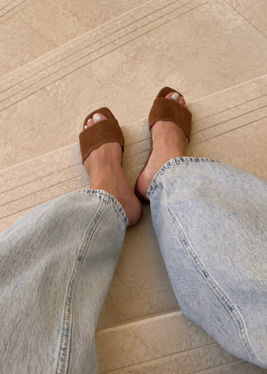 Havane Scalloped Flat Sandals