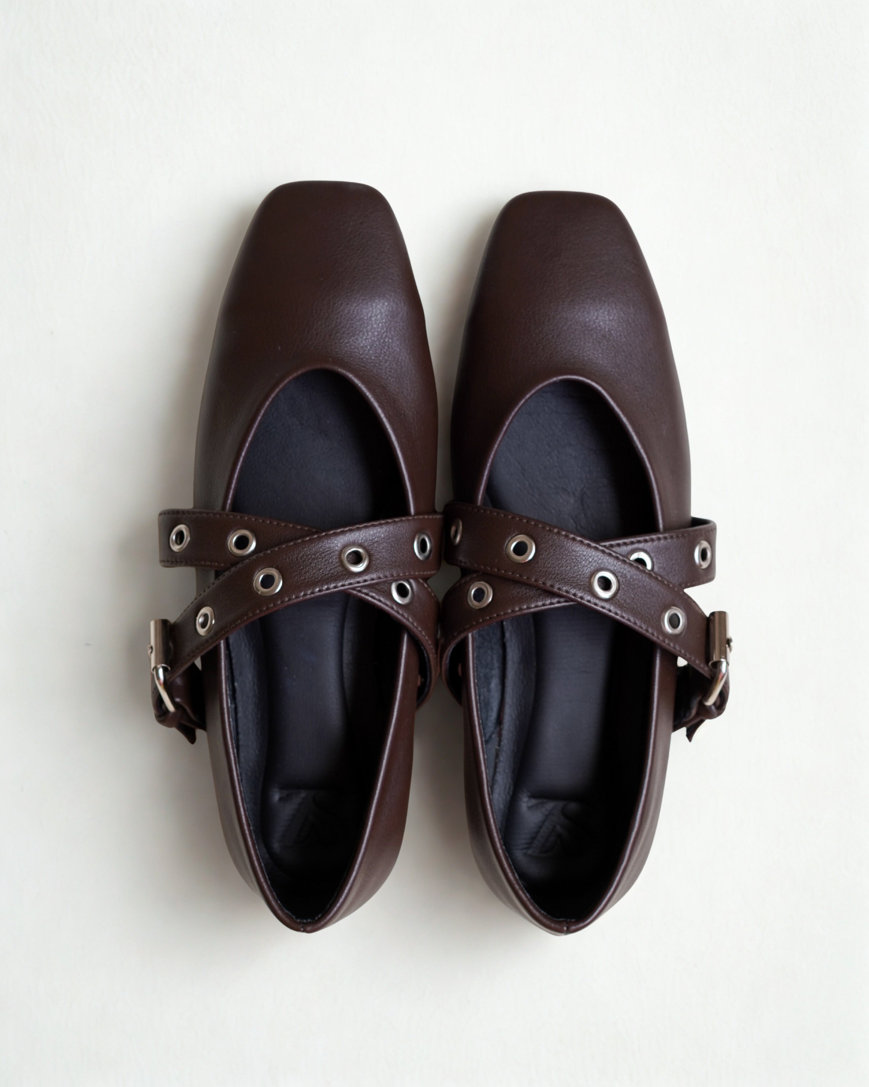 Cross strap Espresso brown flats