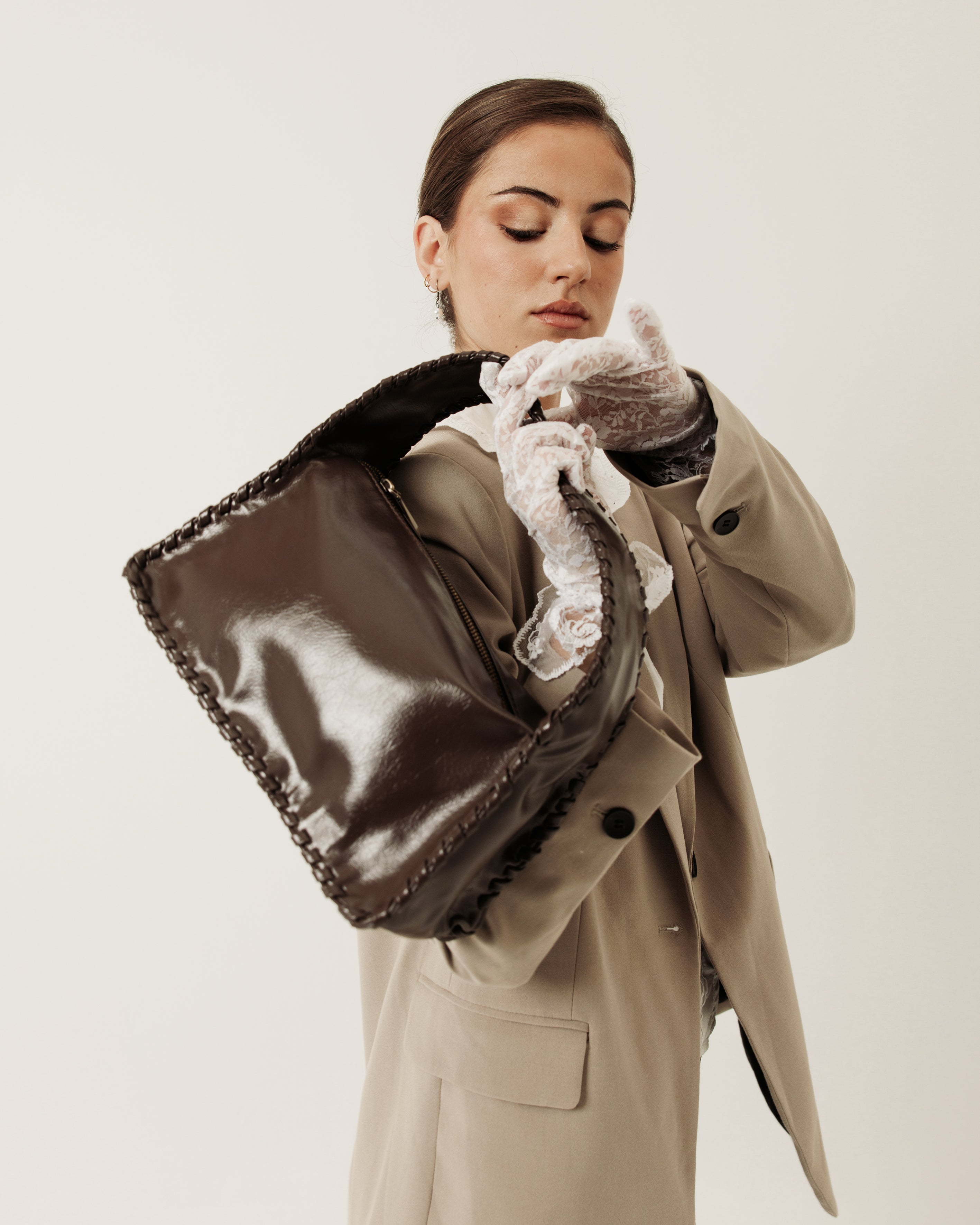 Gypsy weave handbag in Mocha