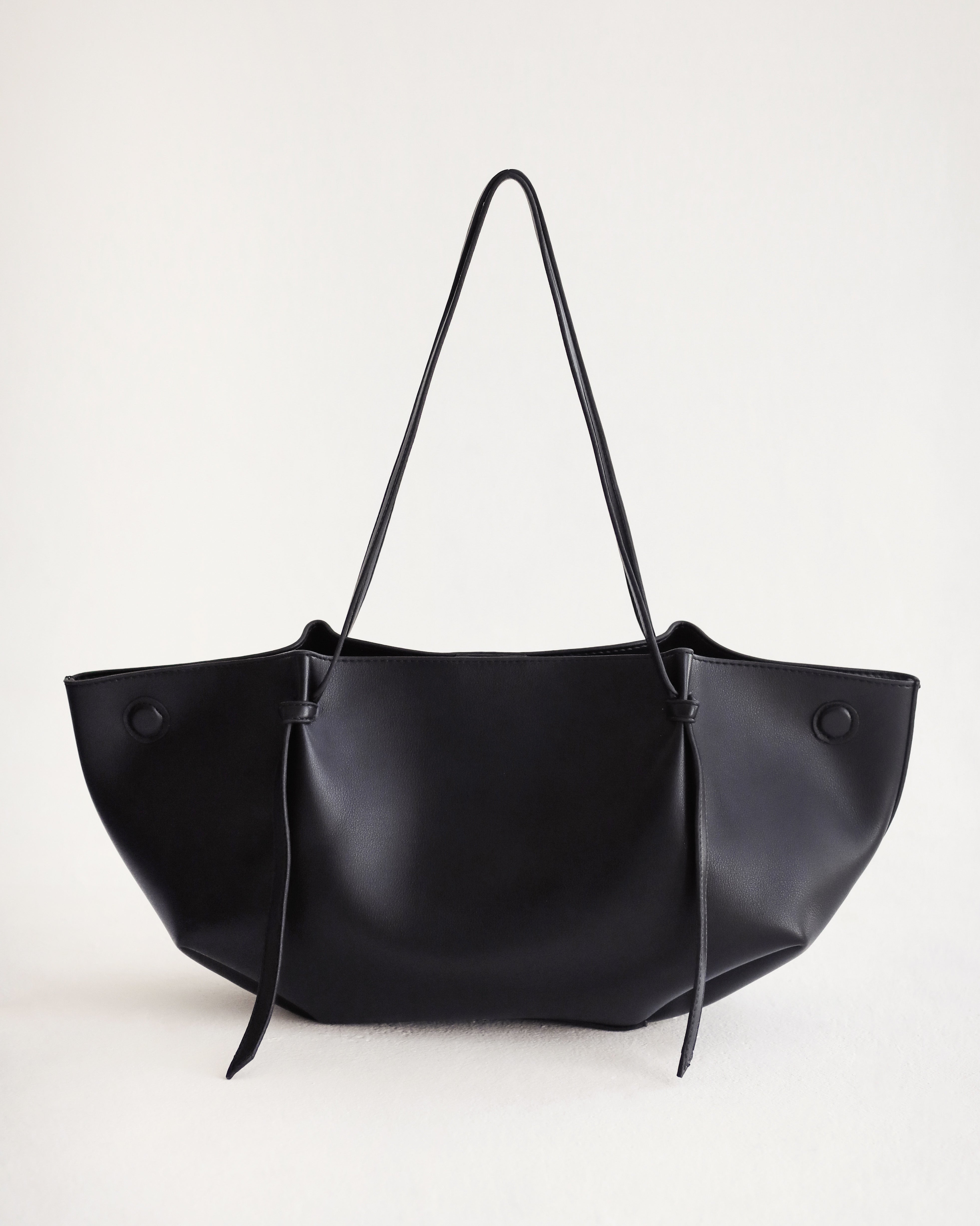 Tala tote bag in black