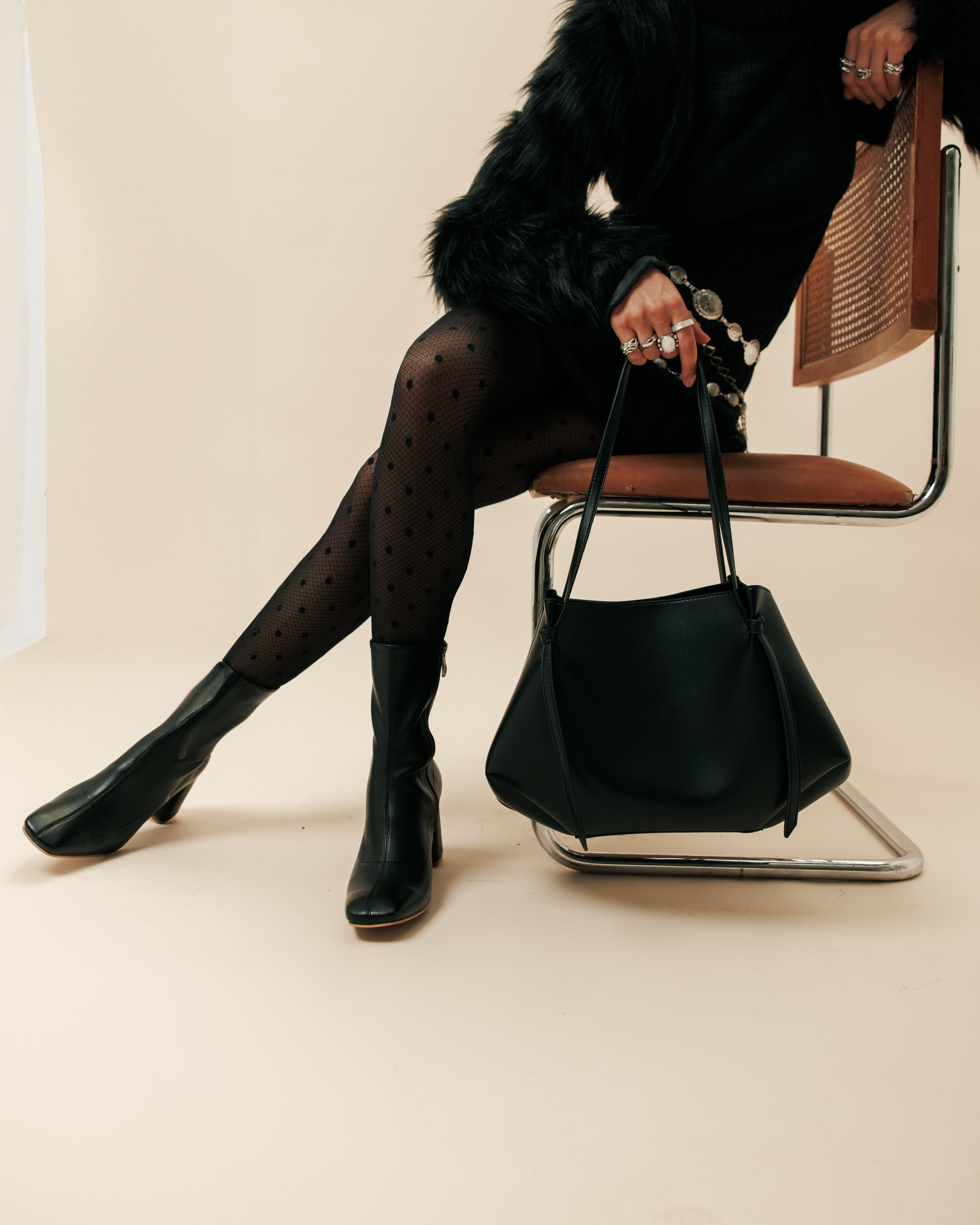 Tala tote bag in black