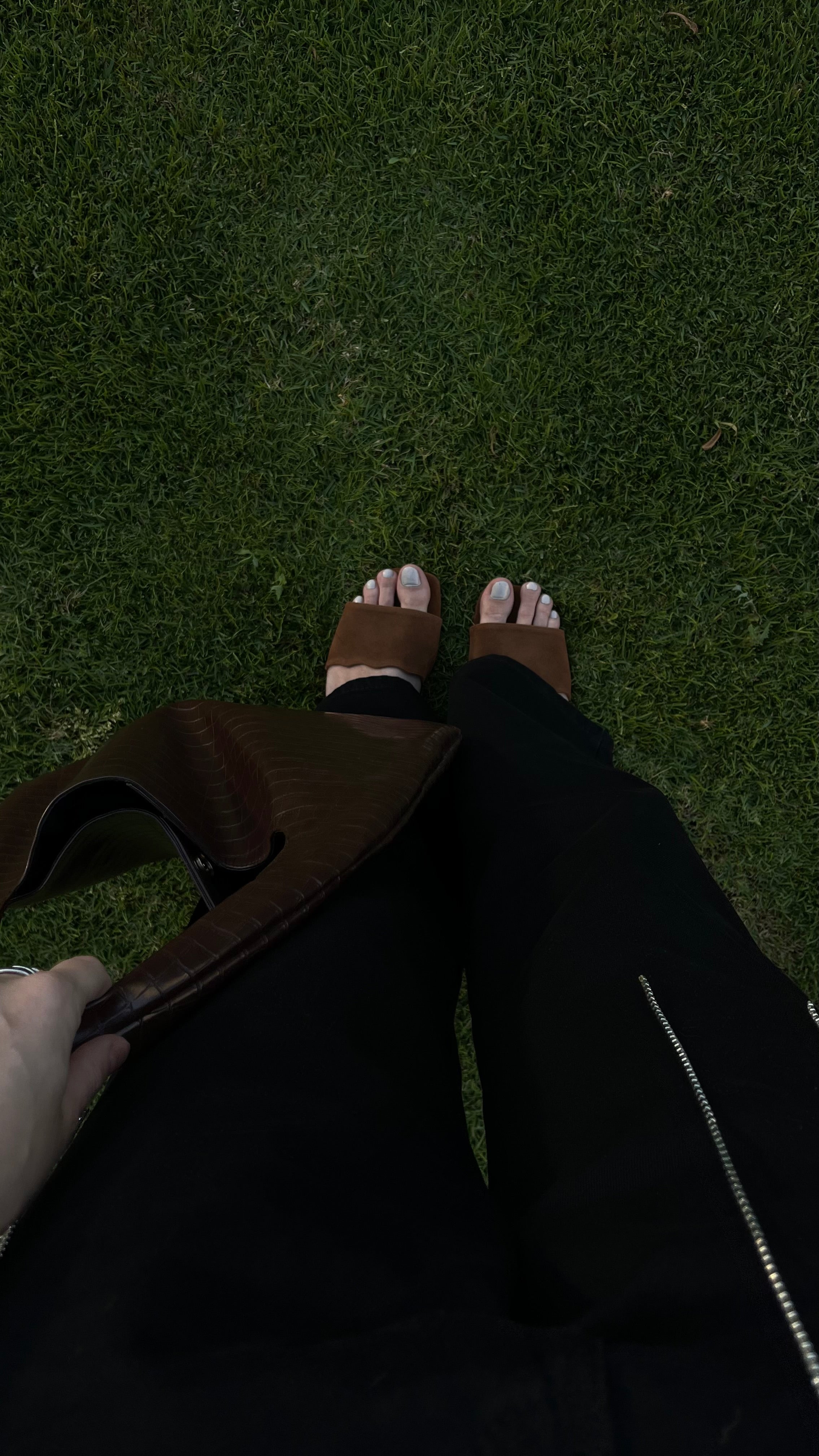 Havane Scalloped Flat Sandals