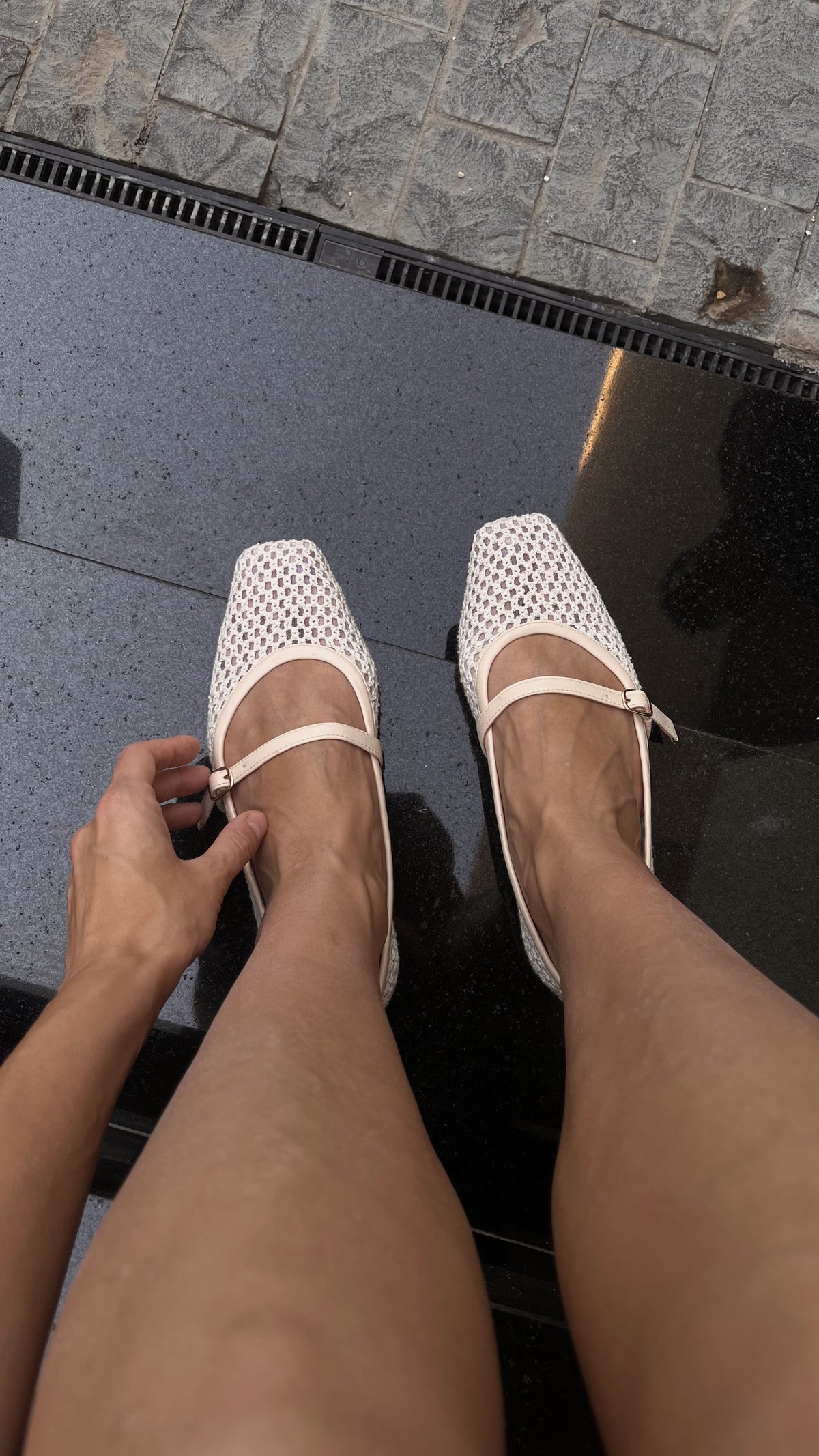 Angela Mesh Flats in Beige