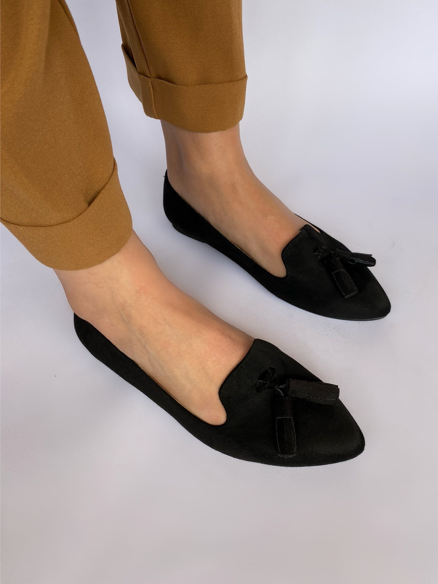 Black Classic Pointed Tasseled Flats