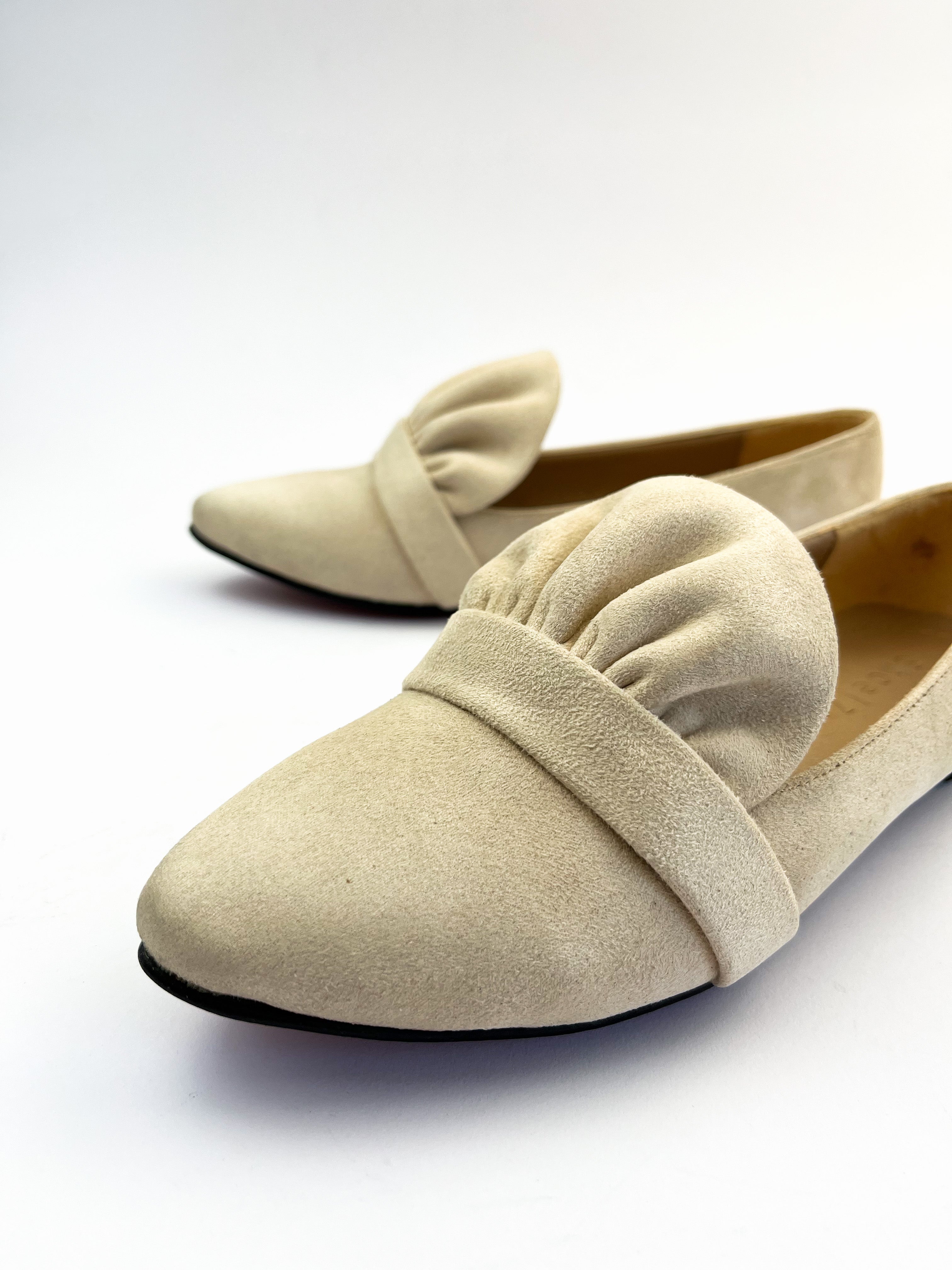 Beige Pointed Corals Flats