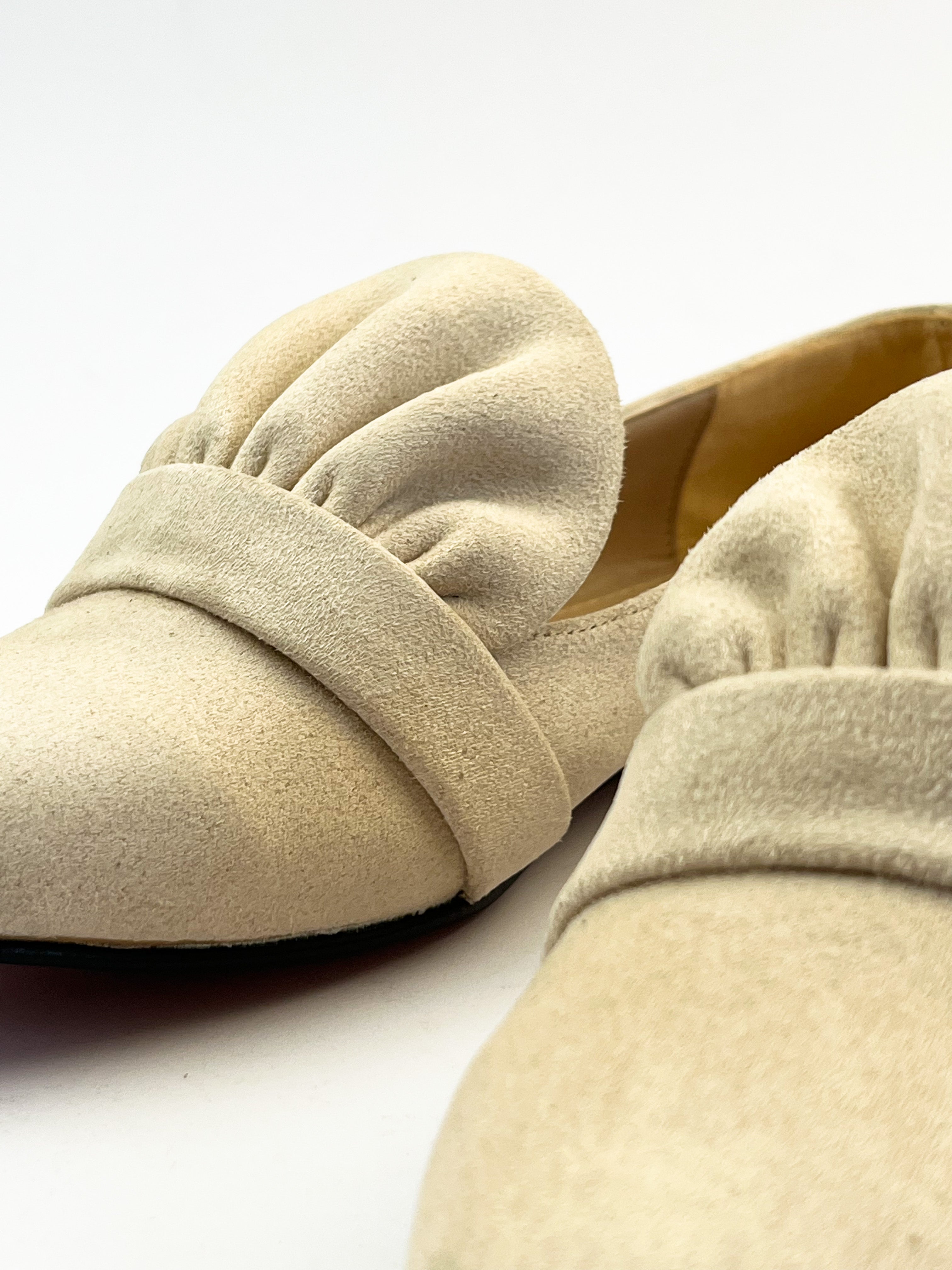 Beige Pointed Corals Flats