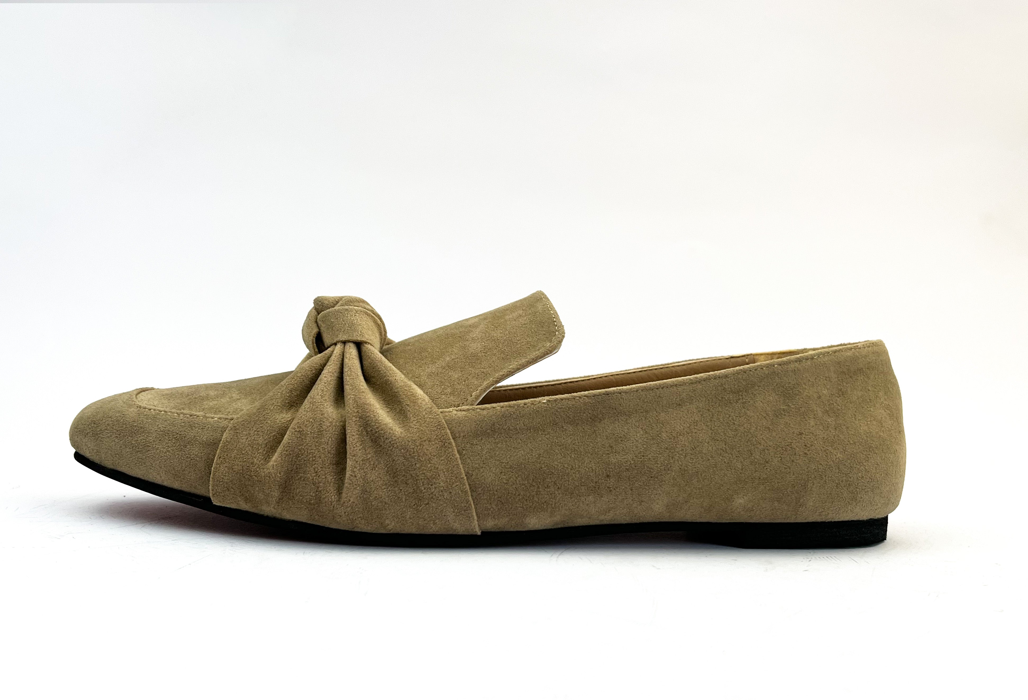 Café Square Toe Knot Loafers