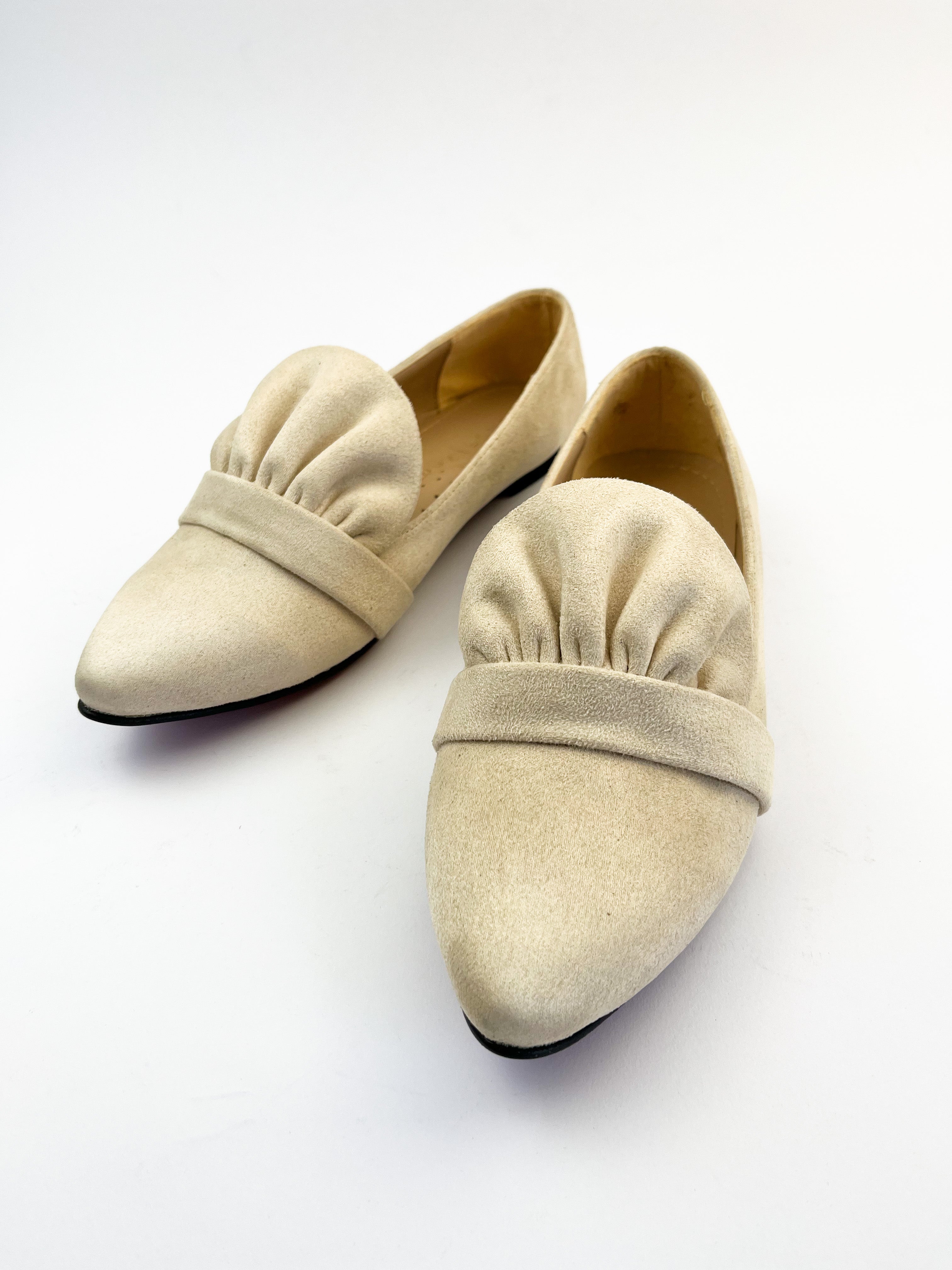 Beige Pointed Corals Flats