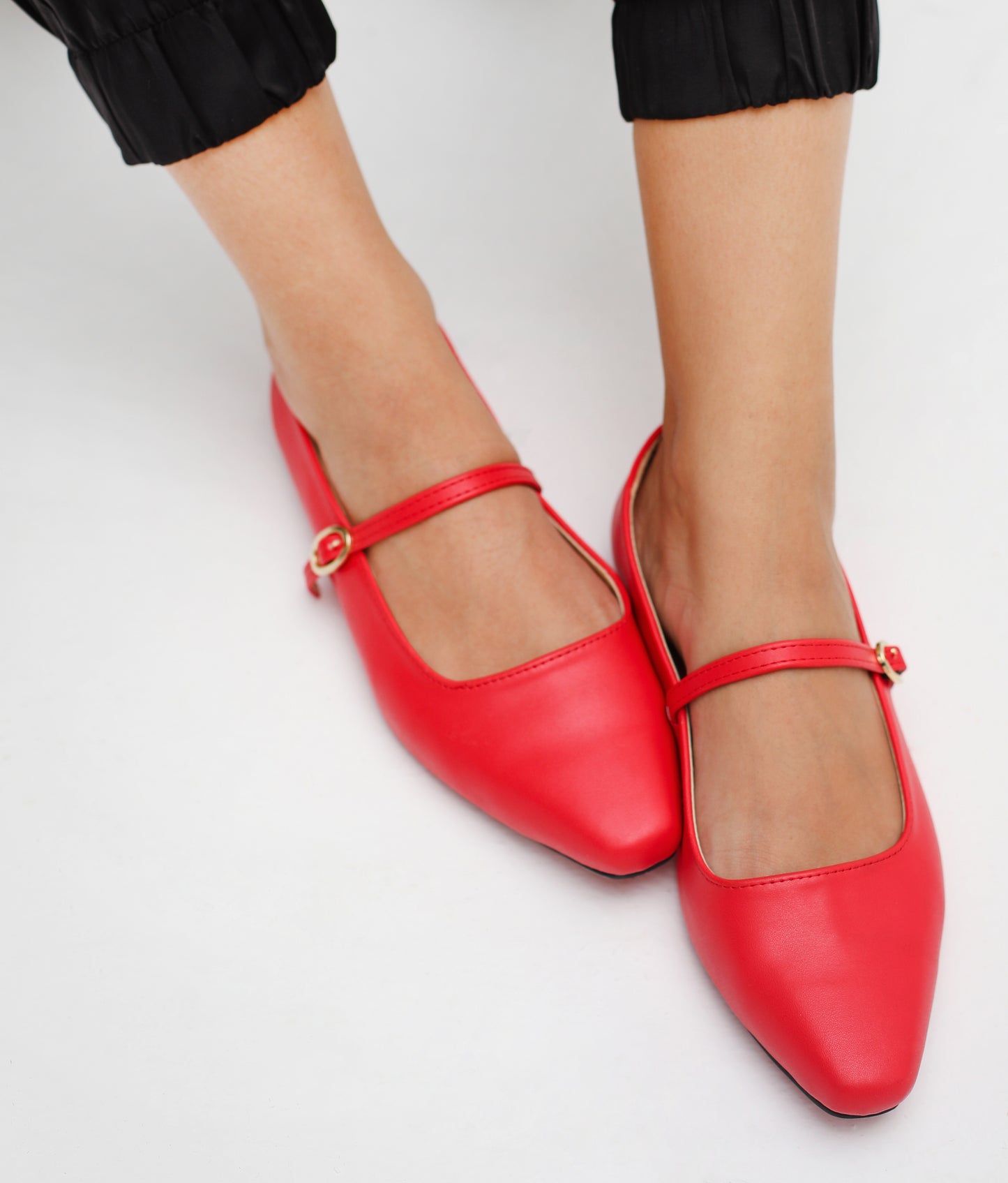 Red MaryJ flats