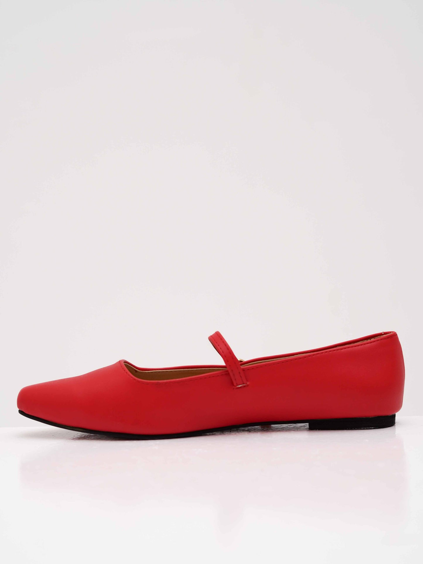 Red MaryJ flats