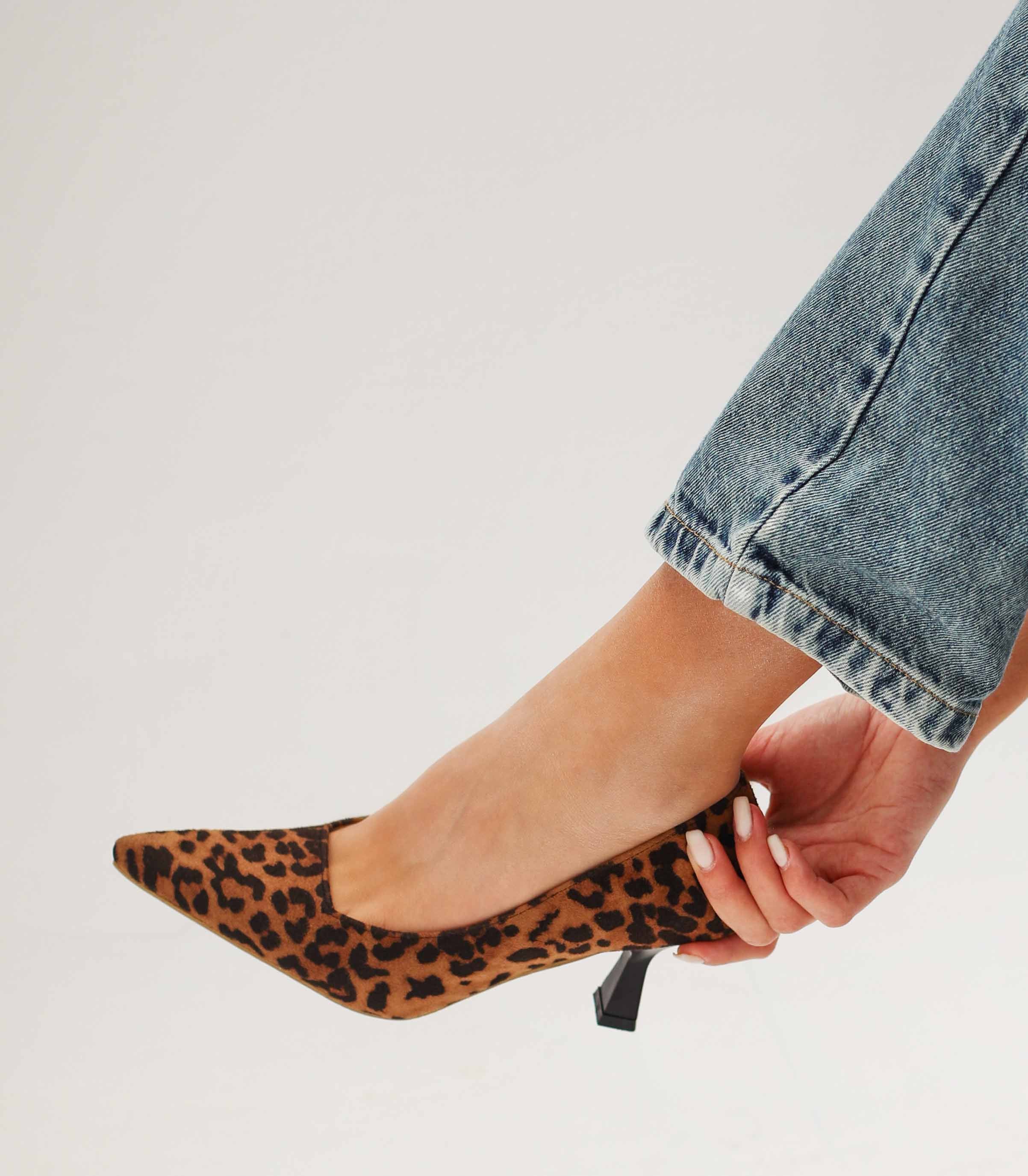 Leopard court heels