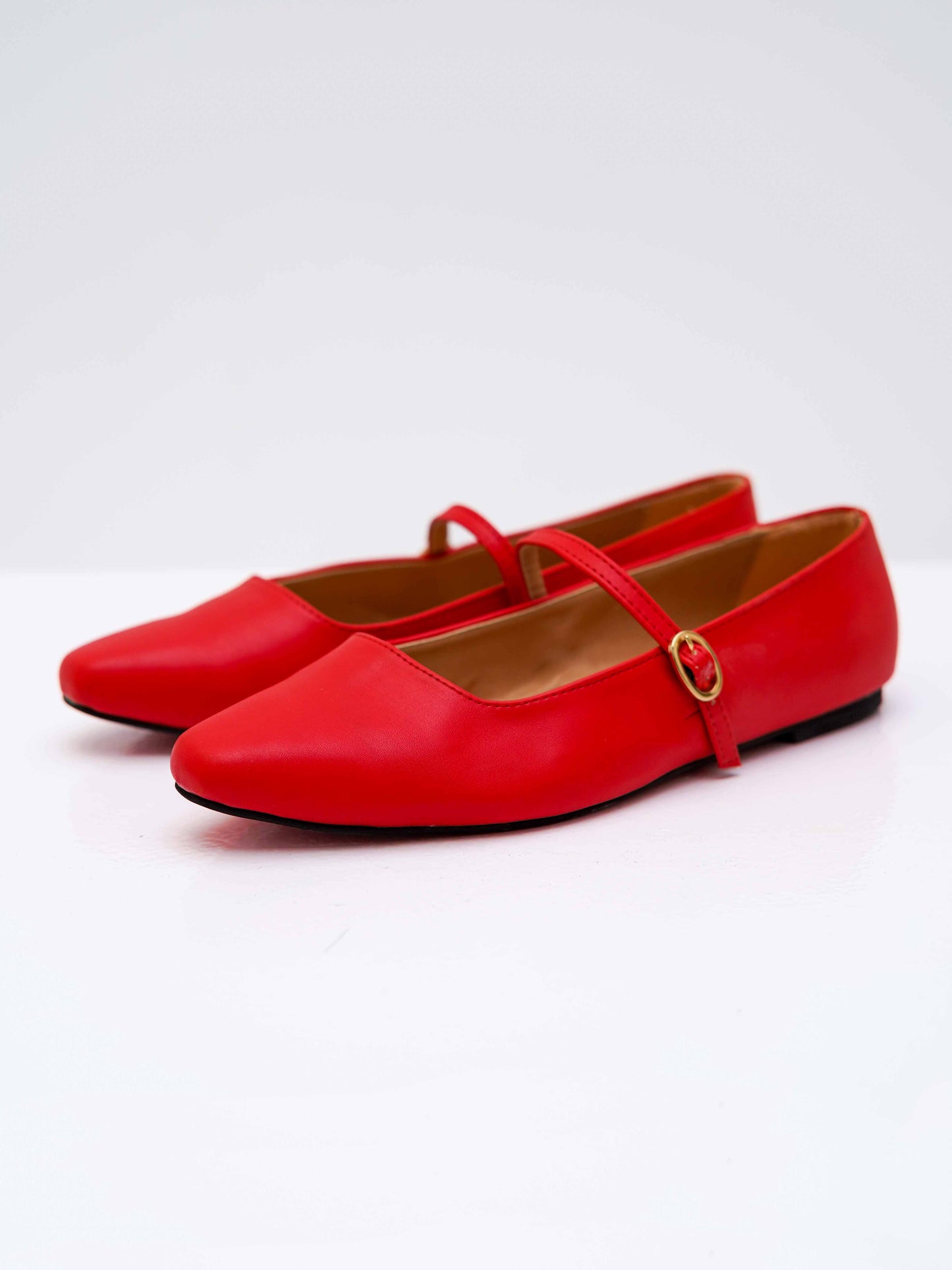 Red MaryJ flats