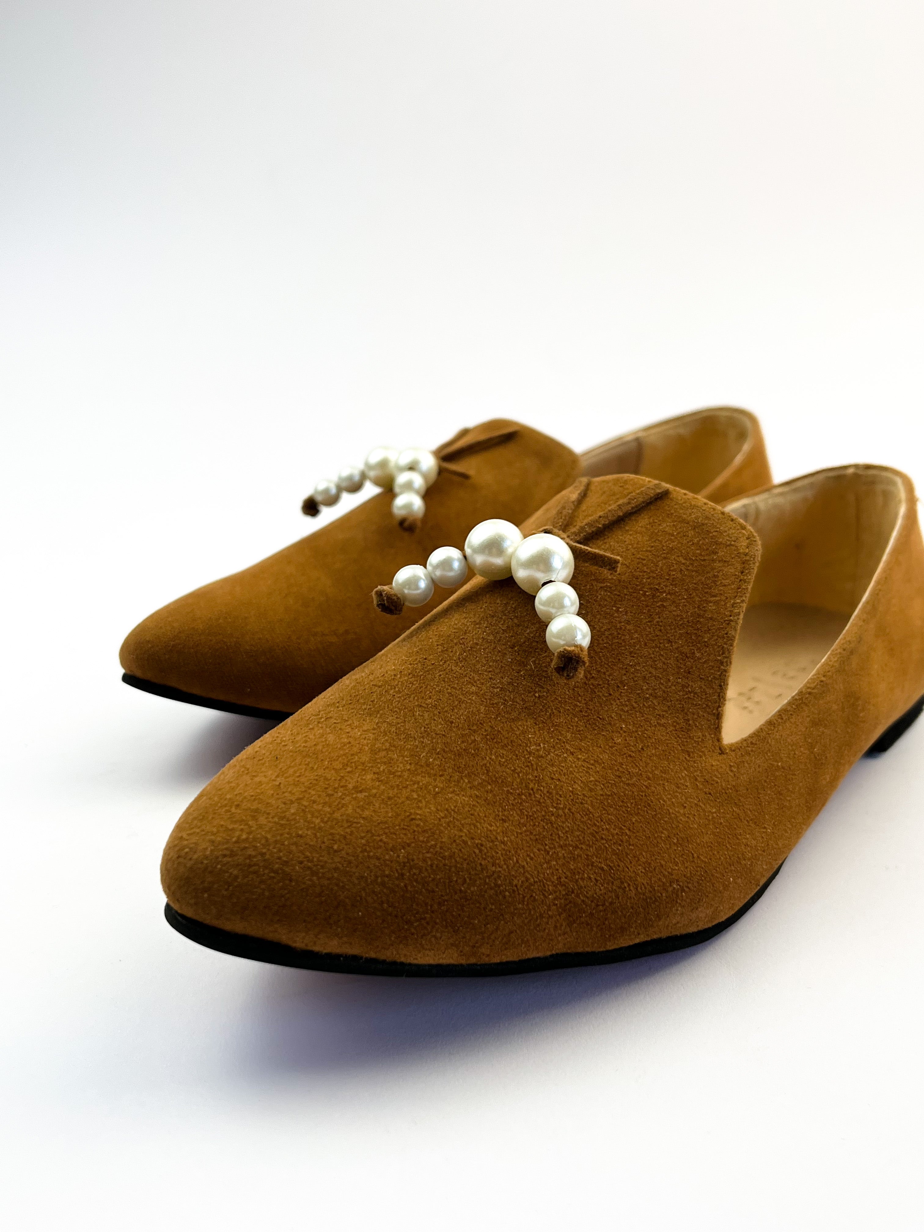 Havane Pointed Pearls Loafers