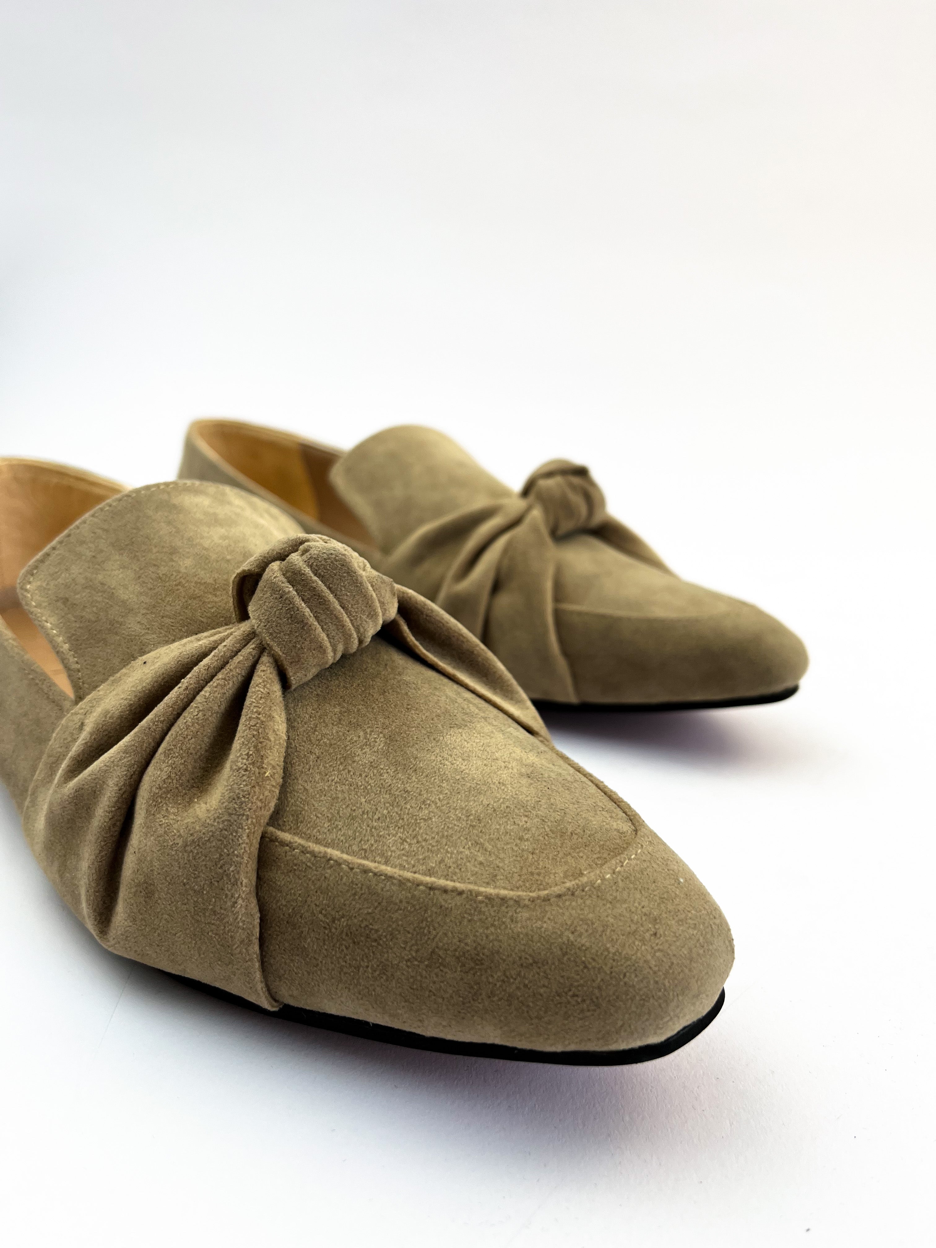 Café Square Toe Knot Loafers
